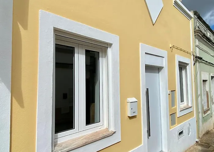 Casa Amarela By Coral Holiday home *